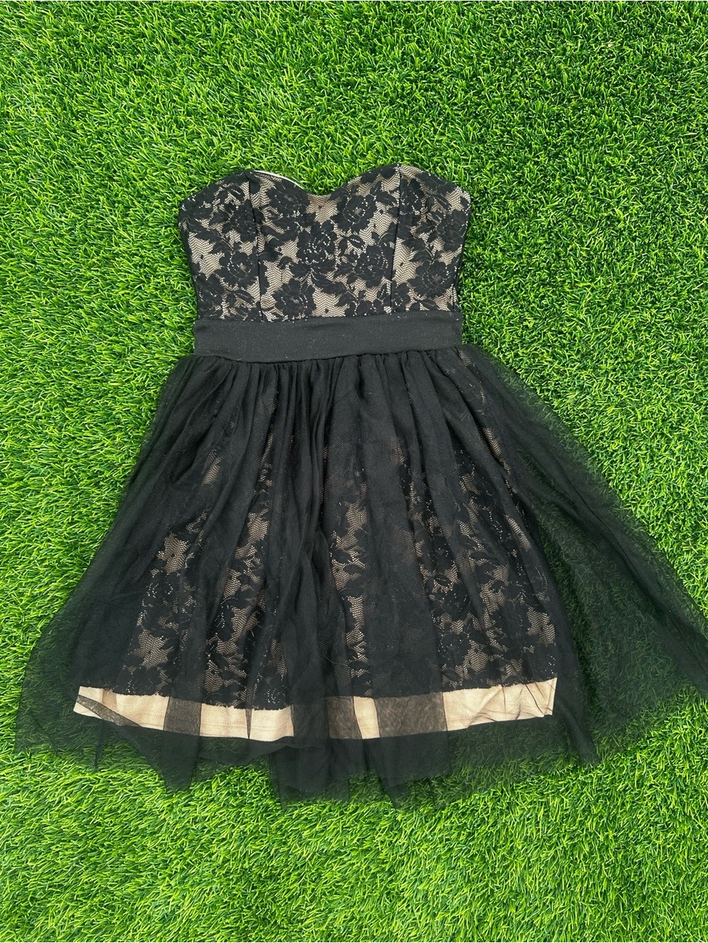 Finn & Clover Black Lace Nude Strapless Sweetheart Dress Size S